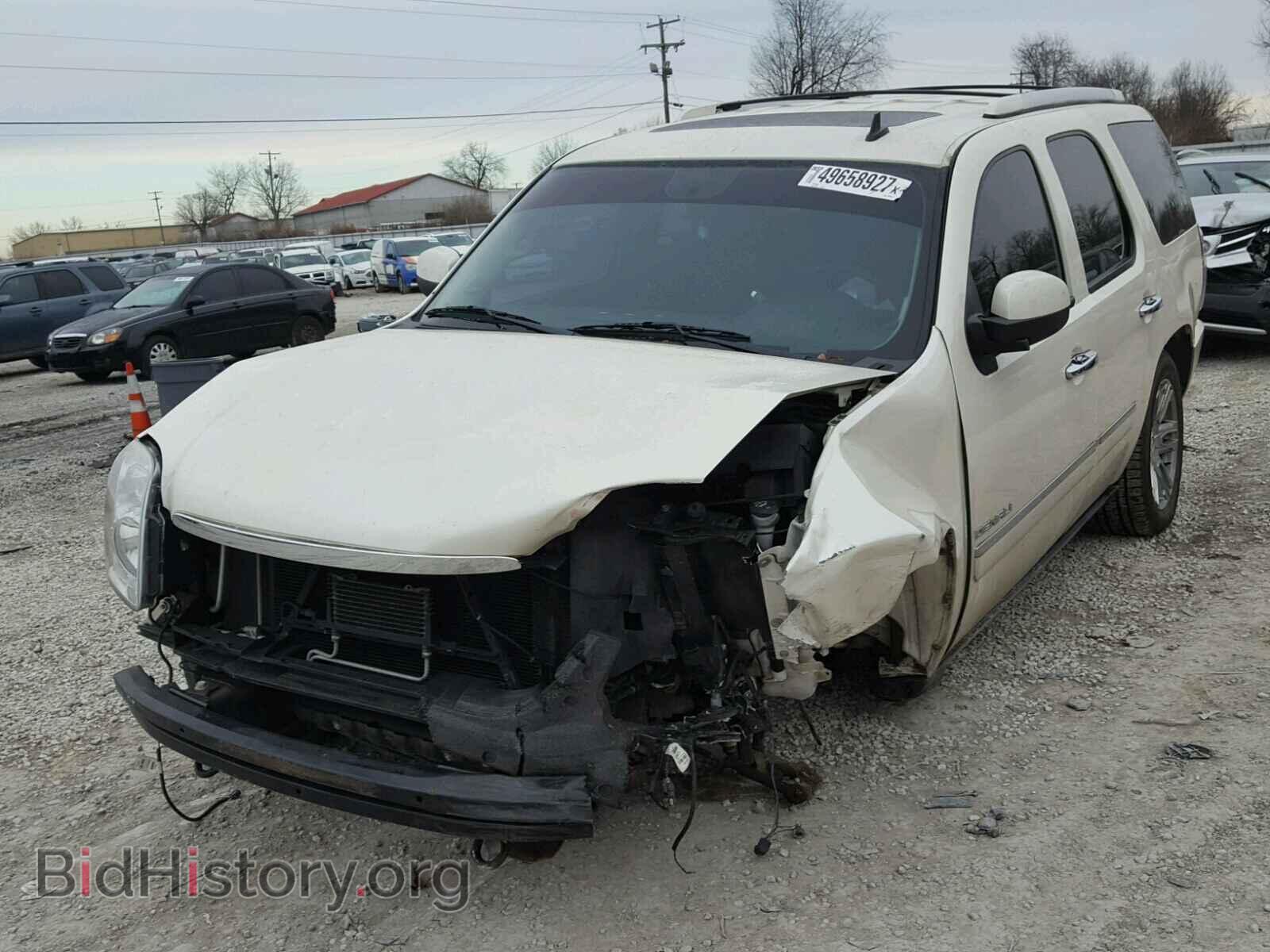 2011 GMC YUKON - VIN: 1GKS2EEFXBR298525 - Фото 2