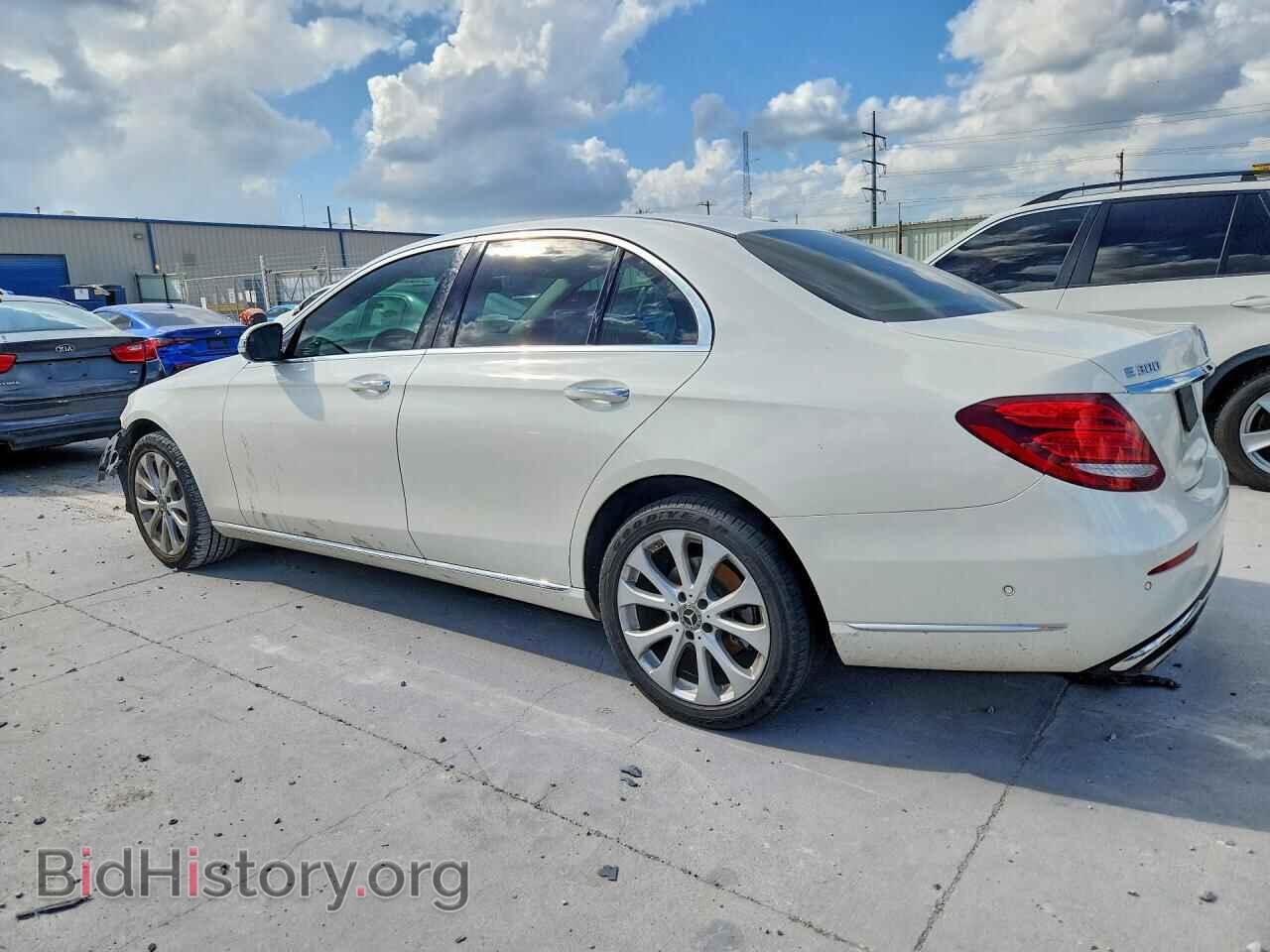 2017 MERCEDES-BENZ E-CLASS - VIN: WDDZF4JB6HA279902 - Фото 2