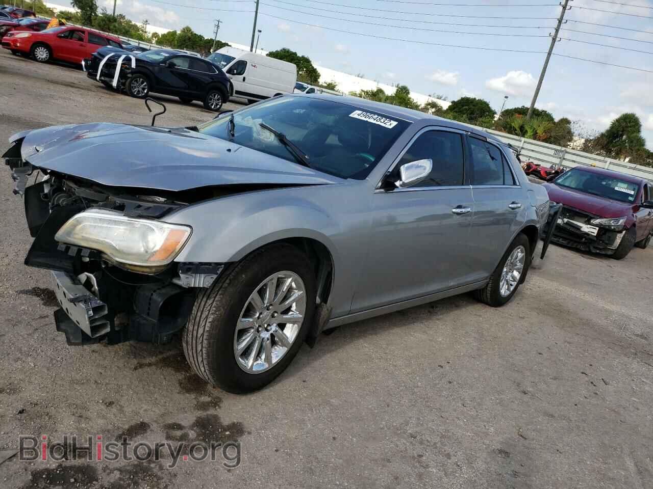 2014 CHRYSLER 300 - VIN: 2C3CCAET7EH117868 - Фото 2