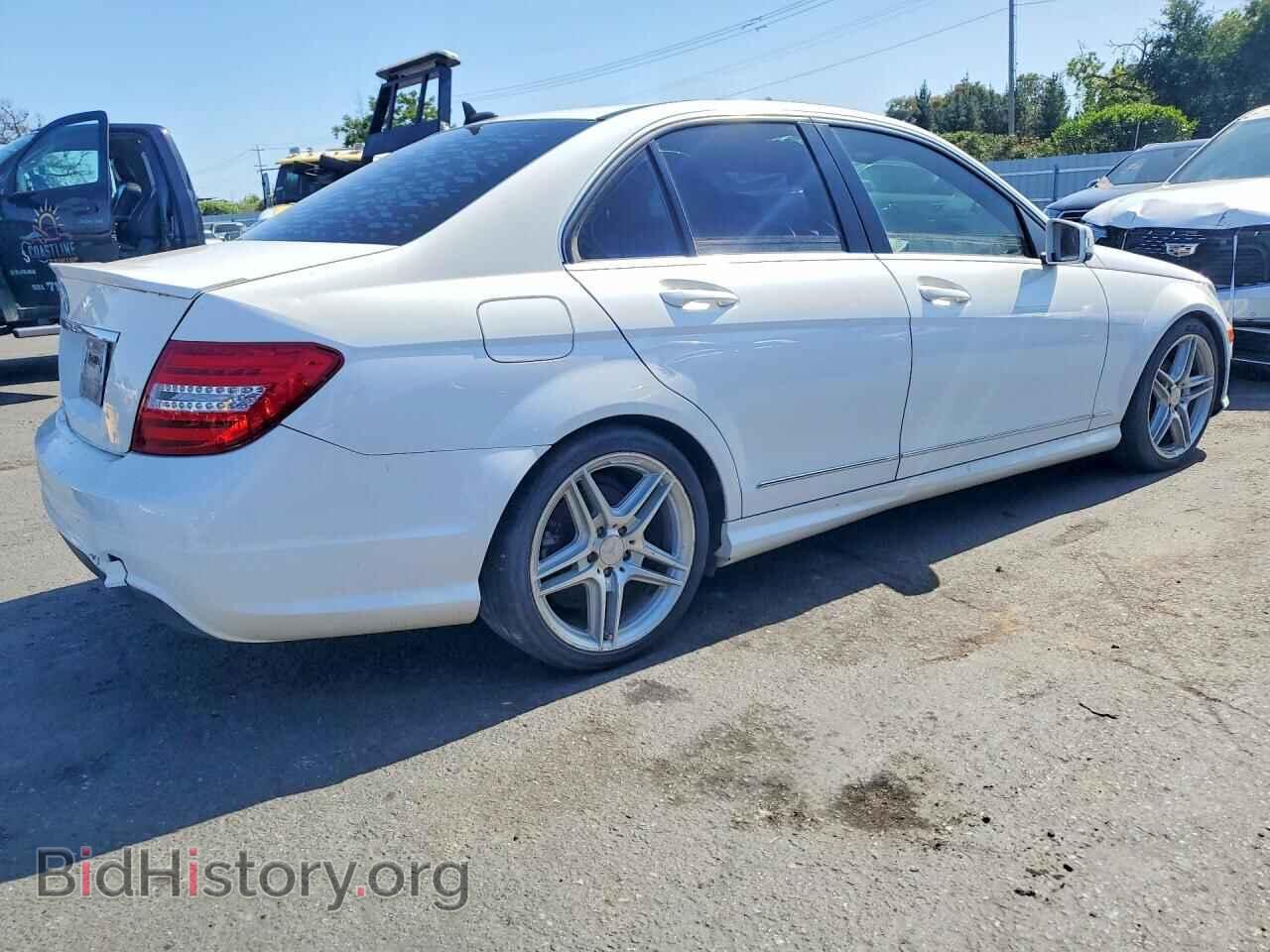 2013 MERCEDES-BENZ C-CLASS - VIN: WDDGF4HB9DA779219 - Фото 3