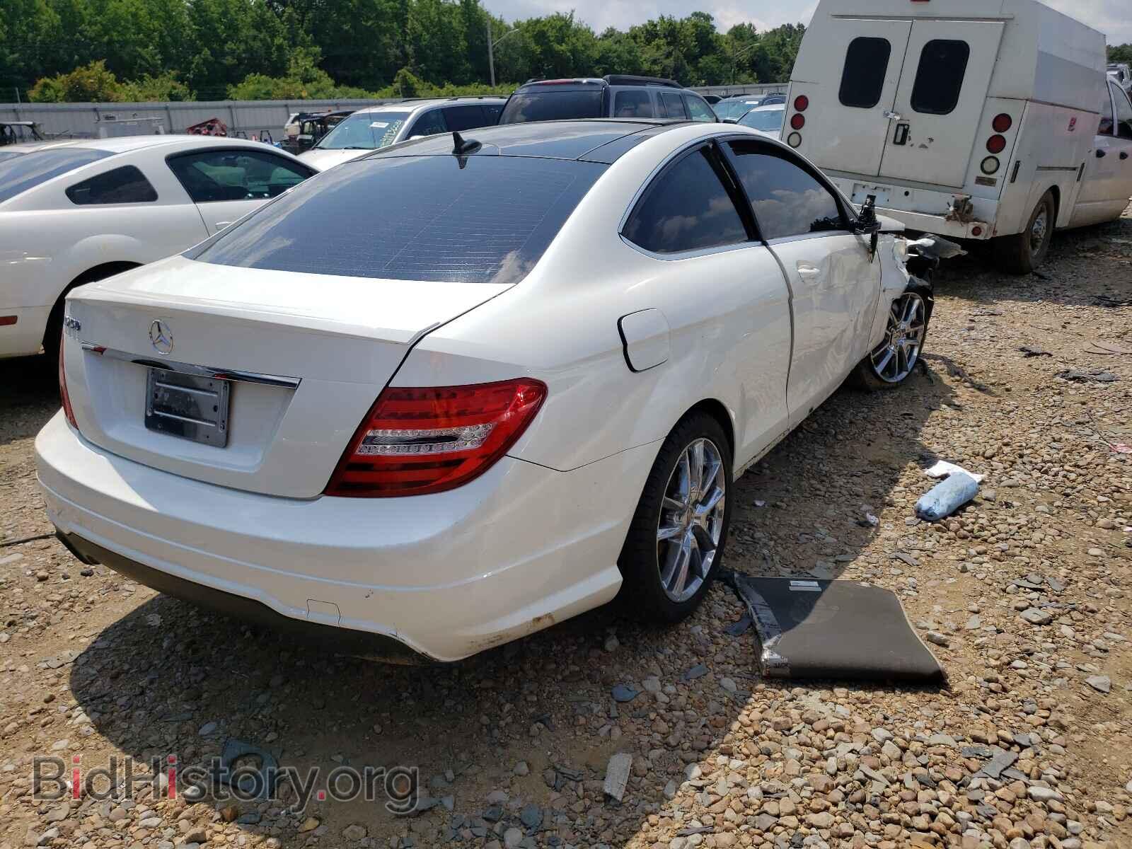 2012 MERCEDES-BENZ C-CLASS - VIN: WDDGJ4HB3CF806463 - Фото 4