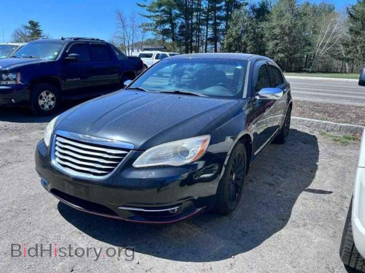 2011 CHRYSLER 200 - VIN: 1C3BC2FG5BN520737 - Фото 2