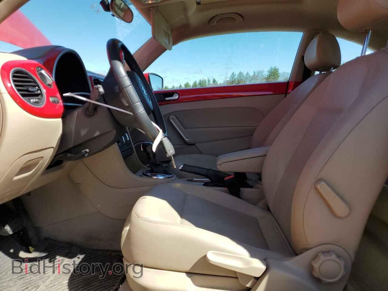 2013 VOLKSWAGEN BEETLE - VIN: 3VWJP7ATXDM693600 - Фото 7