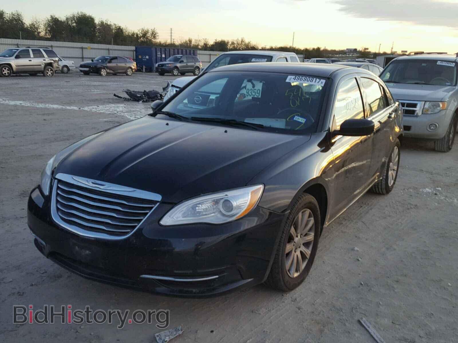 2013 CHRYSLER 200 - VIN: 1C3CCBBB0DN546017 - Фото 2