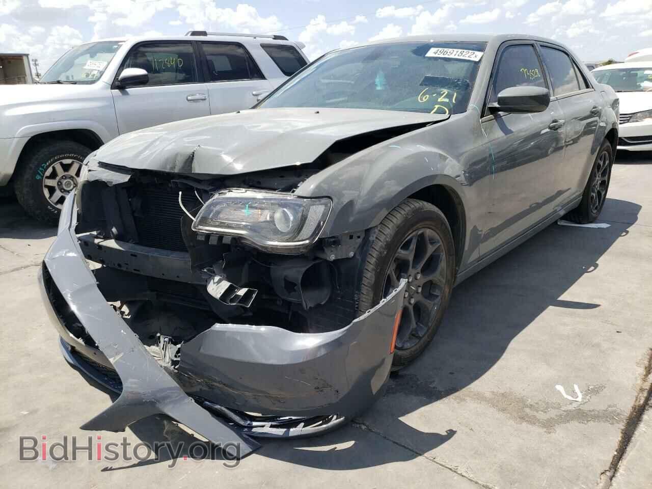 2019 CHRYSLER 300 - VIN: 2C3CCAGG5KH539679 - Фото 2