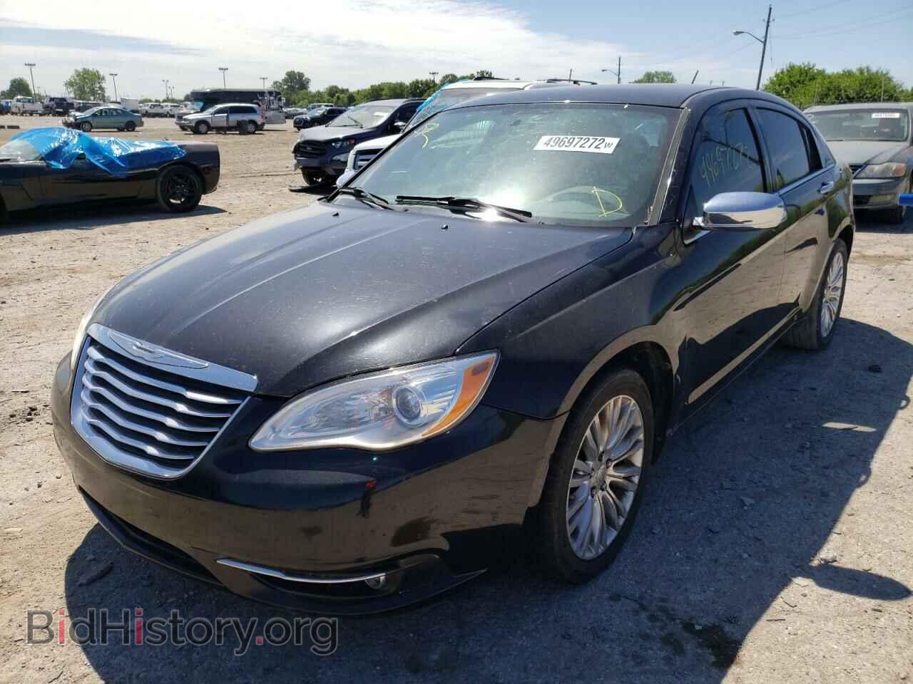 2011 CHRYSLER 200 - VIN: 1C3BC2FG2BN618074 - Фото 2