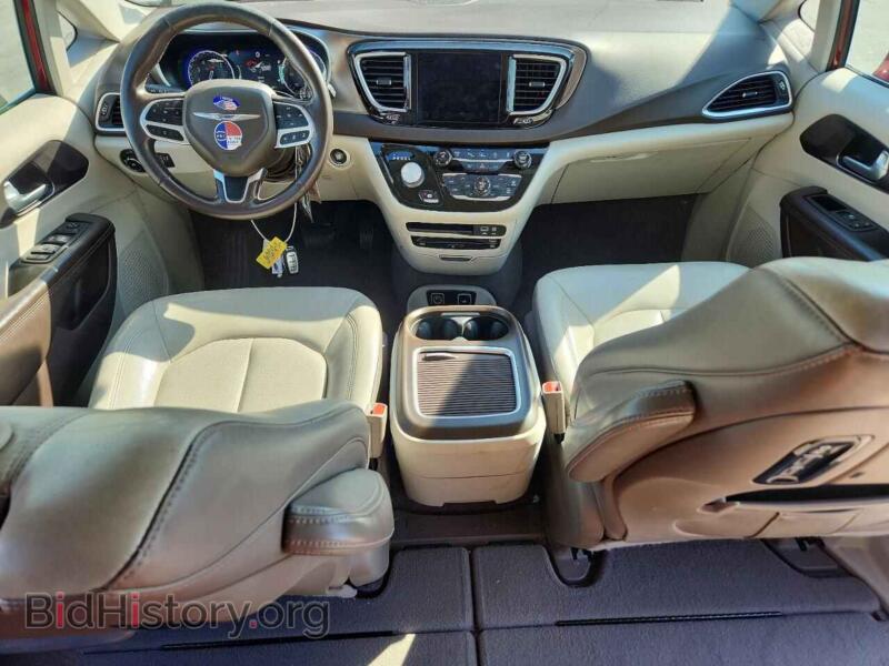 2017 Chrysler PACIFICA (VIN 2C4RC1EG0HR840632) — photo 8 of 16