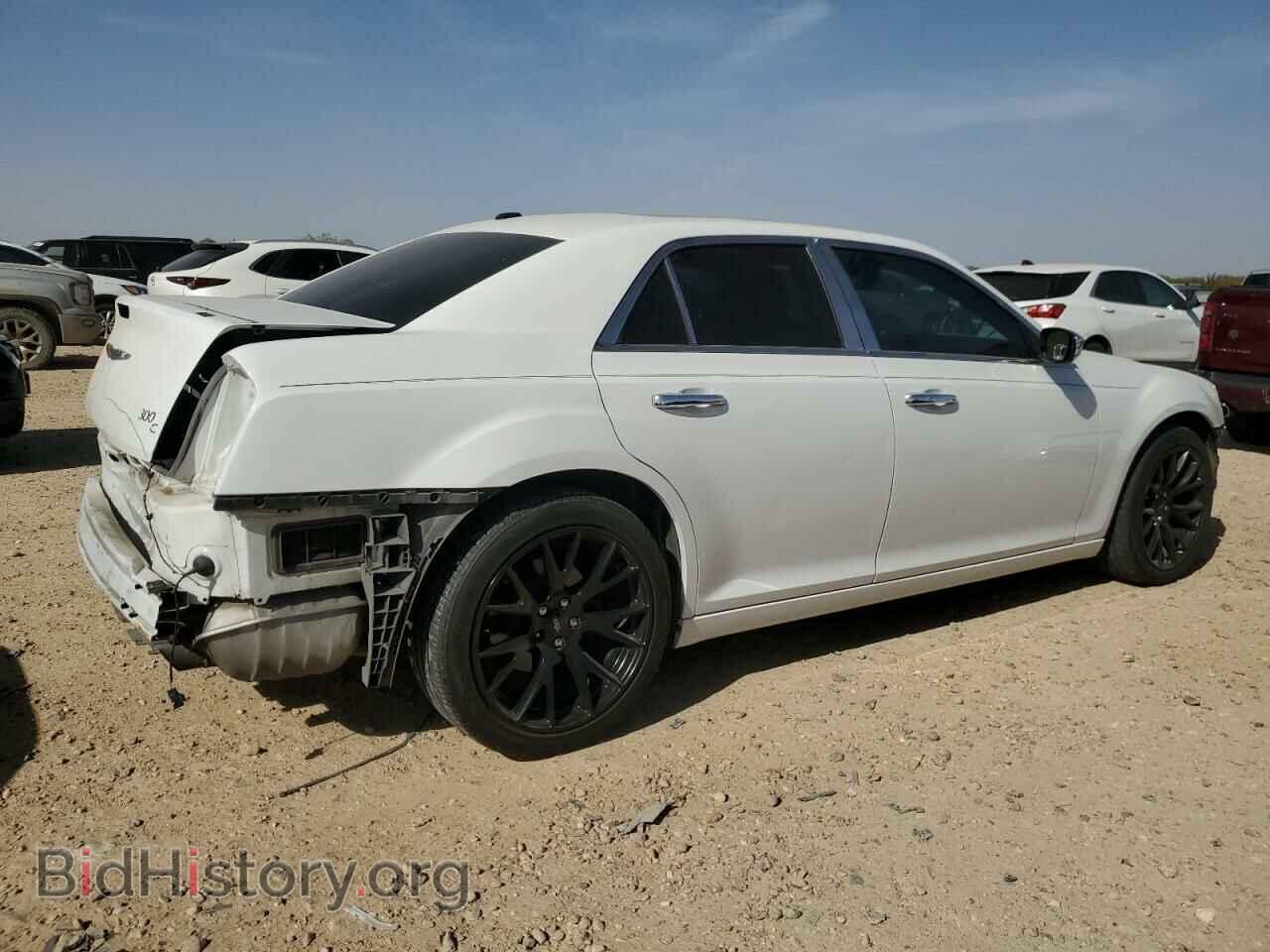 2011 CHRYSLER 300 - VIN: 2C3CA6CT7BH592468 - Фото 3