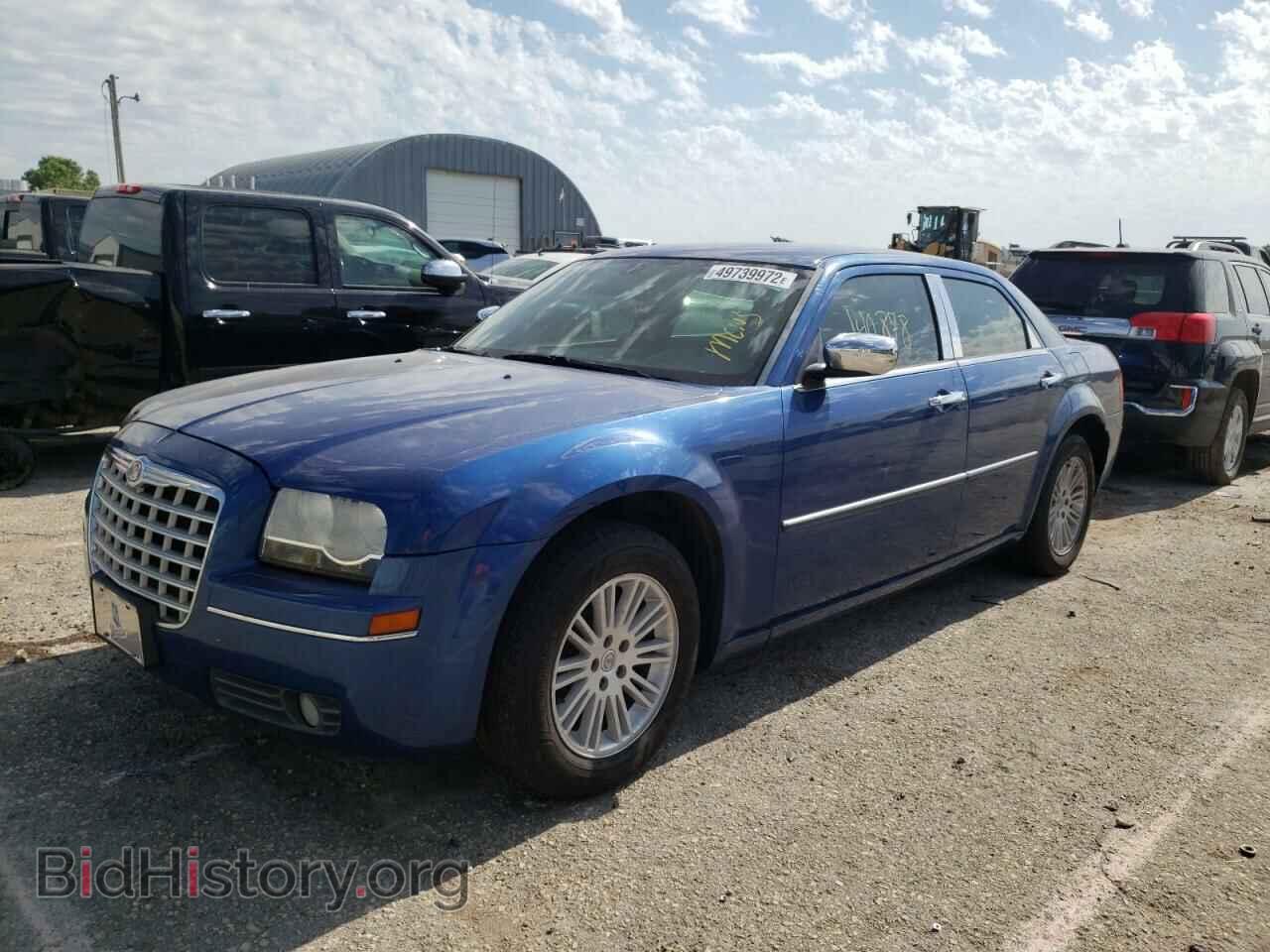 2010 CHRYSLER 300 - VIN: 2C3CA5CV0AH284620 - Фото 2