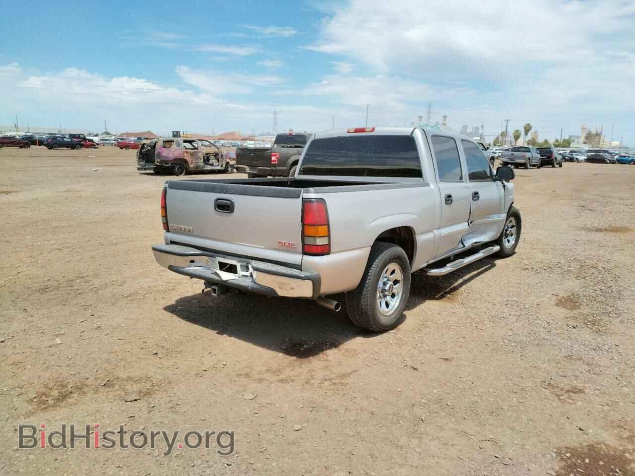 2007 GMC SIERRA - VIN: 2GTEC13V271175892 - Фото 4