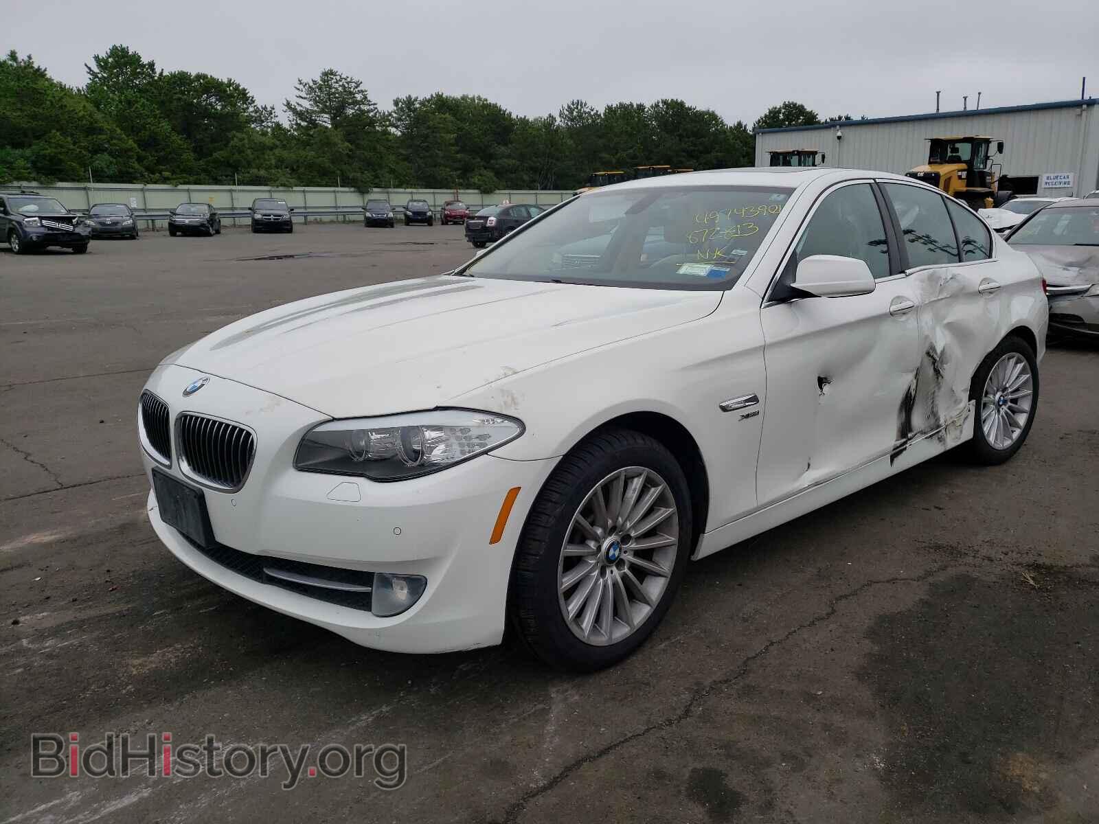 2011 BMW 5 SERIES - VIN: WBAFU7C58BC872813 - Фото 2