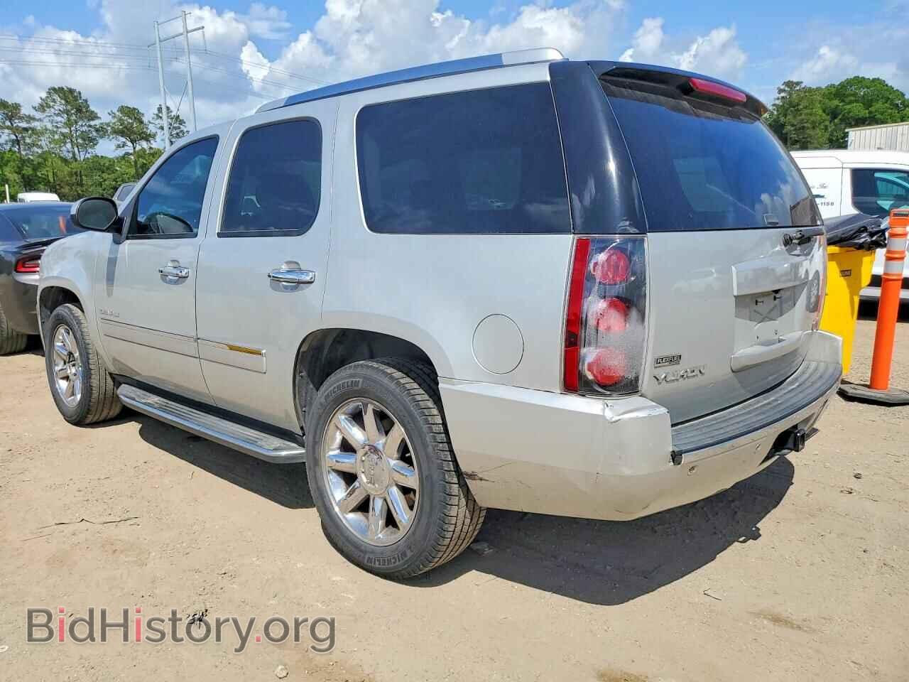 2010 GMC YUKON - VIN: 1GKUKEEF9AR287121 - Photo 2