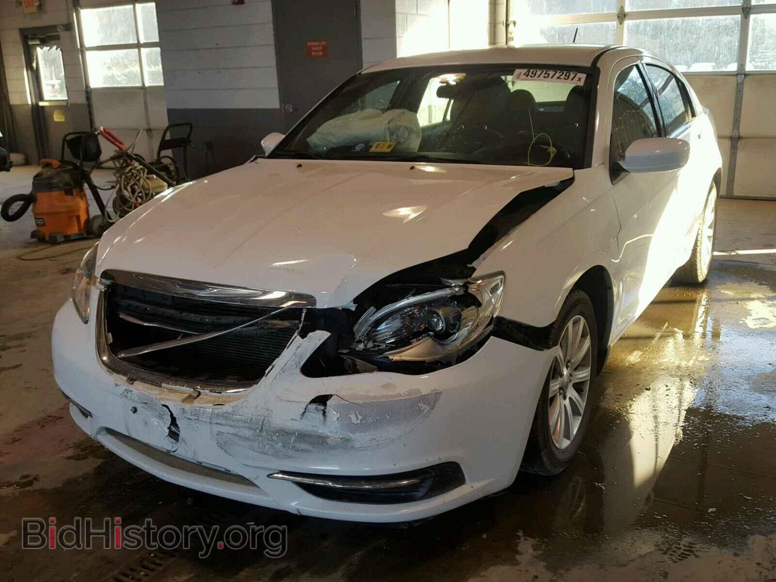 2013 CHRYSLER 200 - VIN: 1C3CCBBB8DN693976 - Фото 2