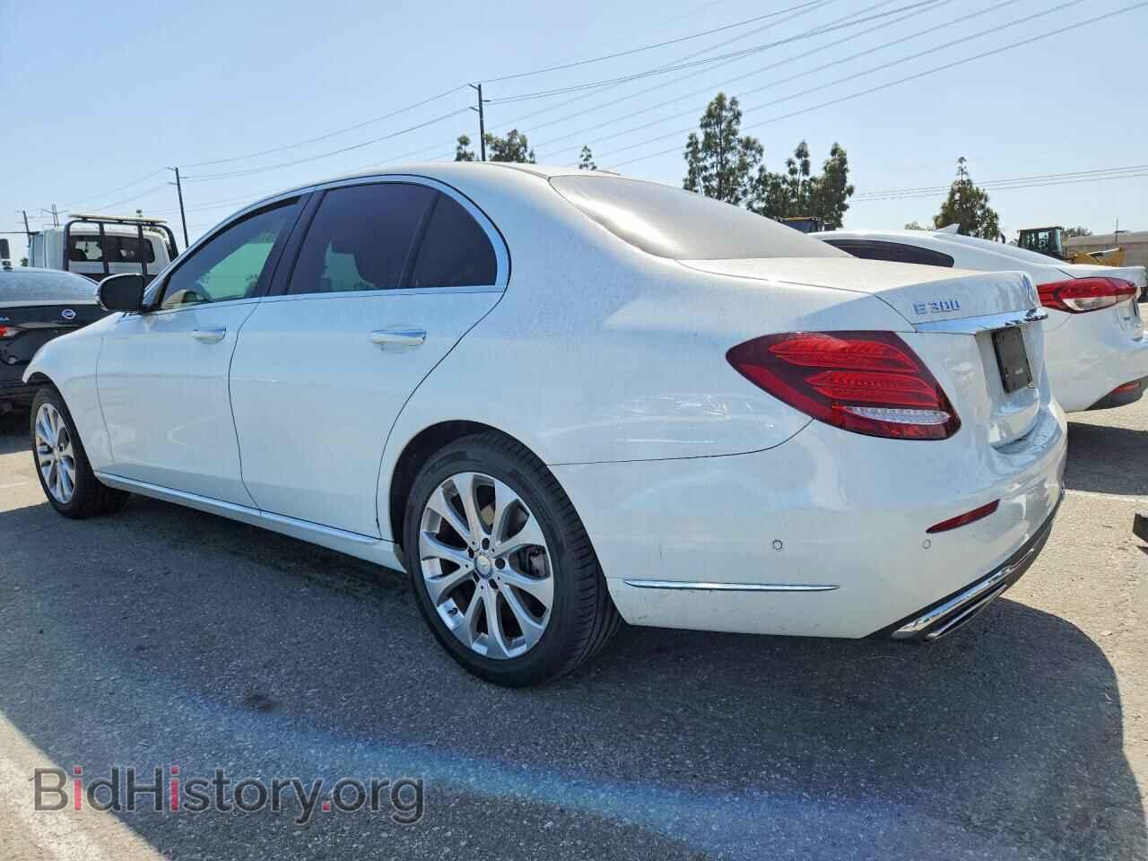 2017 MERCEDES-BENZ E-CLASS - VIN: WDDZF4JBXHA073076 - Фото 2
