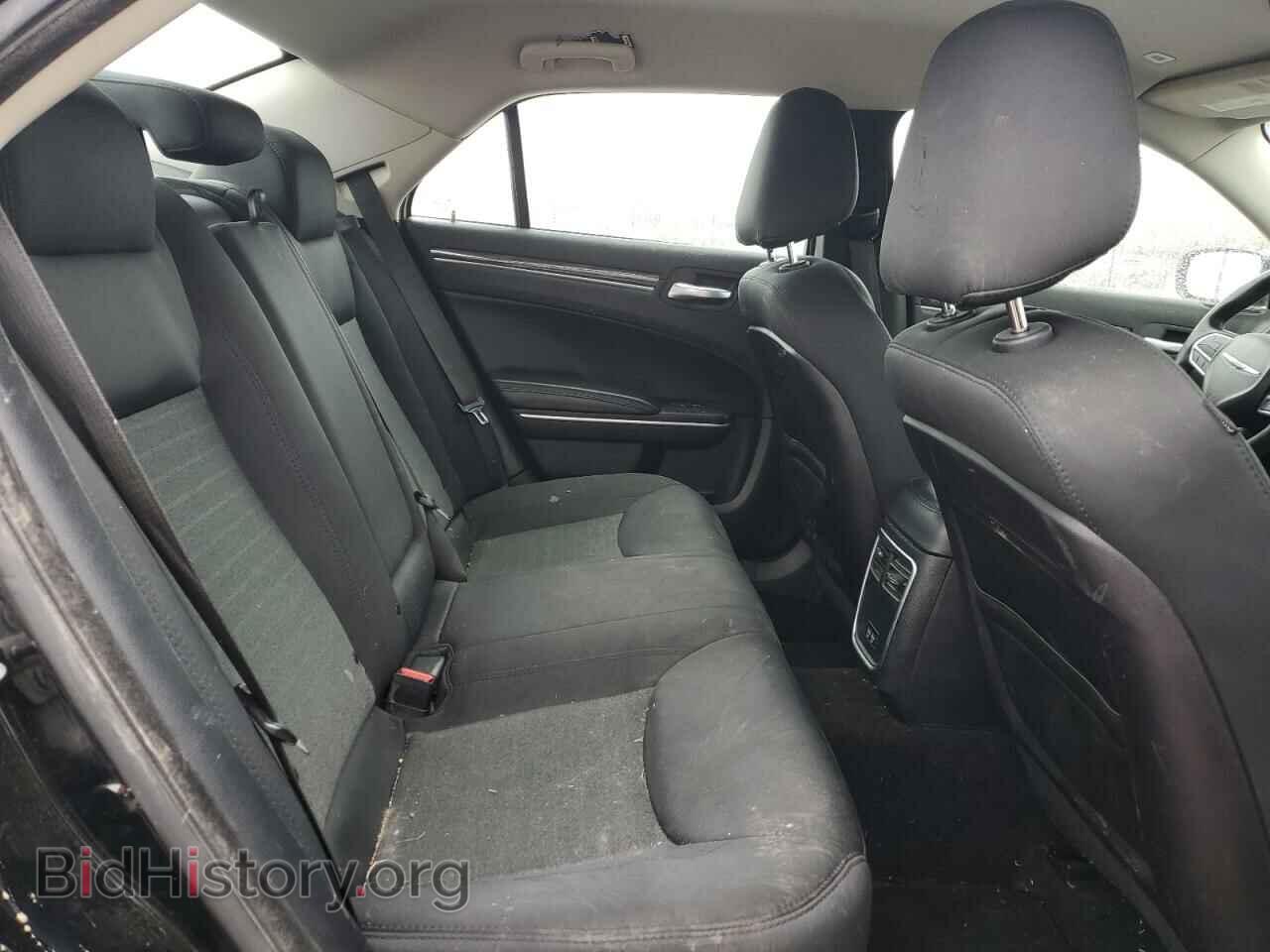 2019 CHRYSLER 300 - VIN: 2C3CCAAG2KH760939 - Фото 10