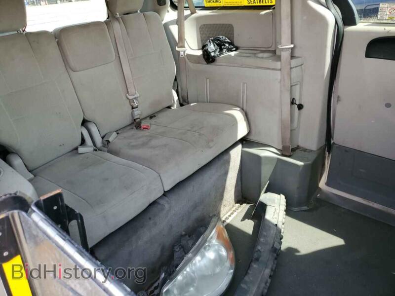 2011 Dodge CARAVAN (VIN 2D4RN4DG2BR621212) — фото 10 из 12