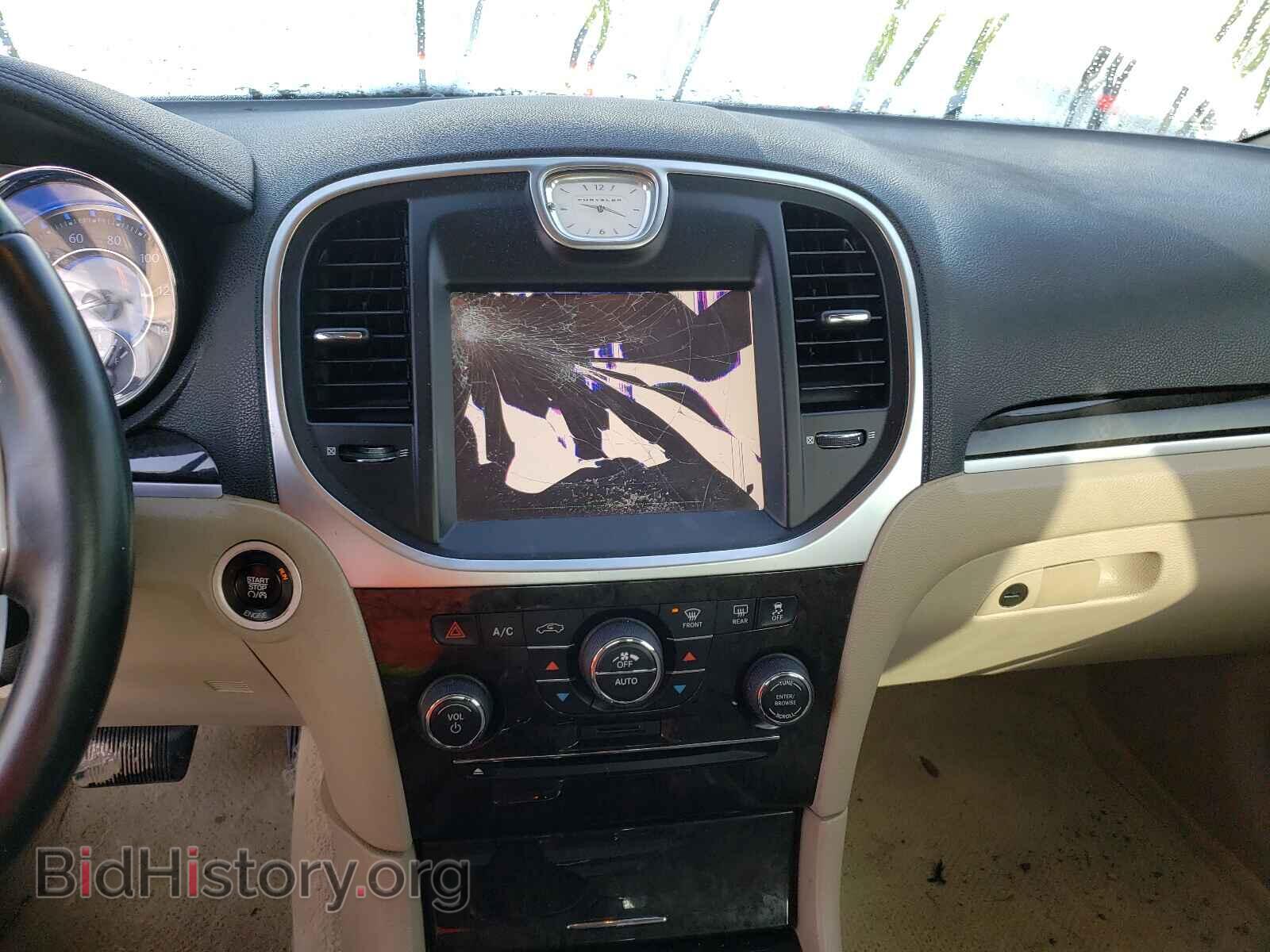 2014 CHRYSLER 300 - VIN: 2C3CCAAG0EH272755 - Фото 9
