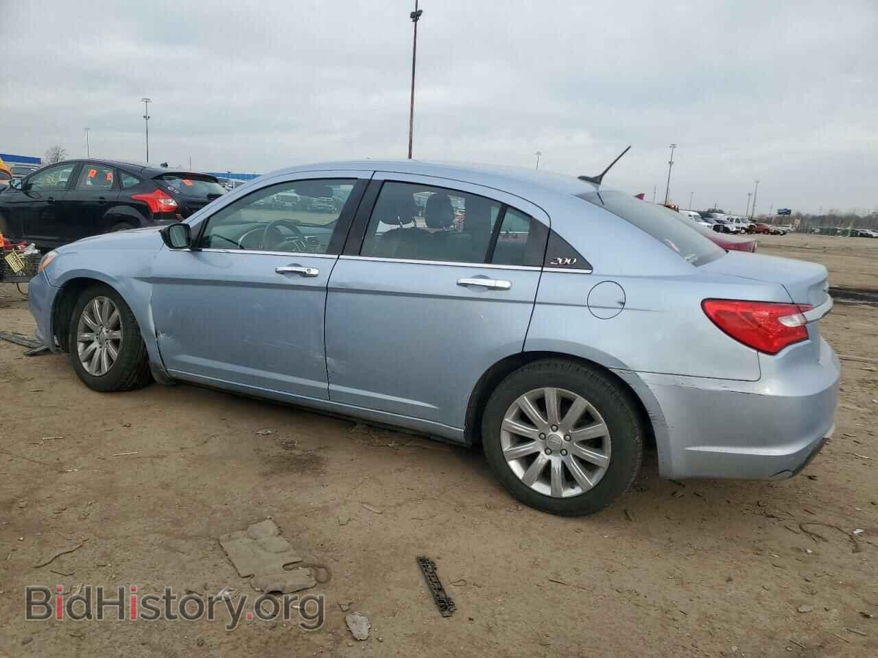 2013 CHRYSLER 200 - VIN: 1C3CCBCG3DN701704 - Фото 2