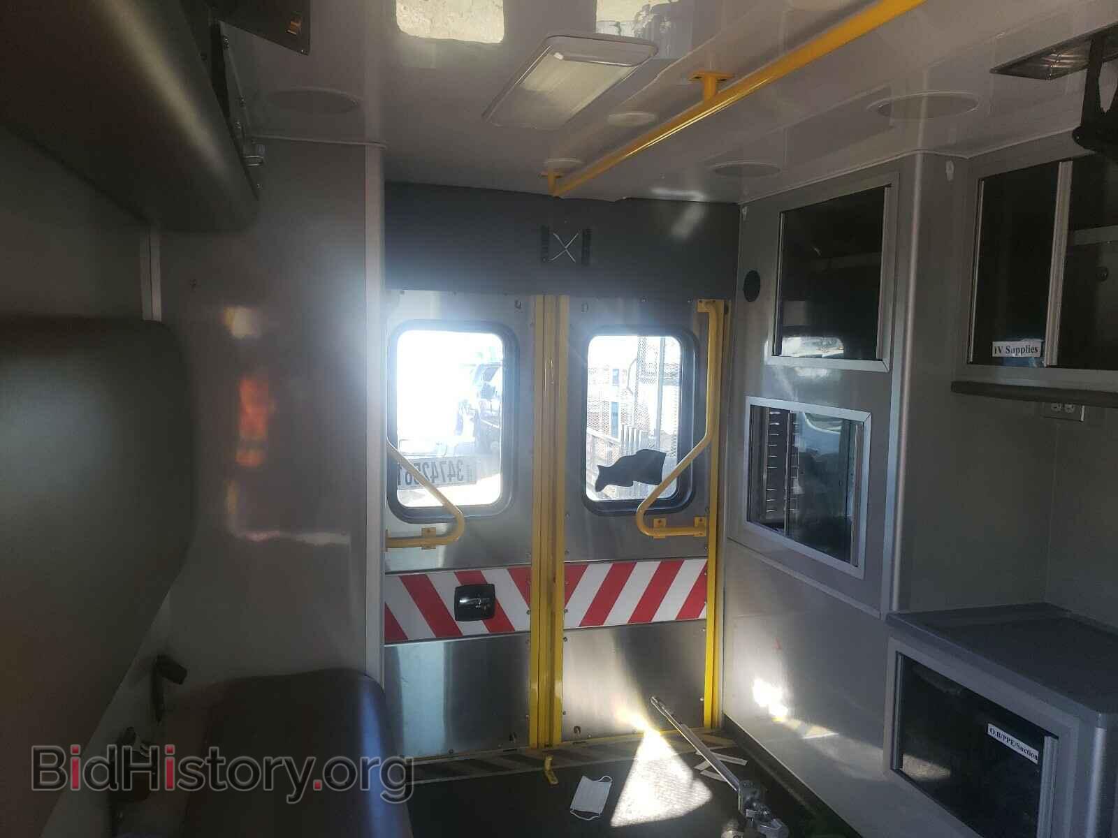 2019 FORD ECONOLINE - VIN: 1FDWE3FS3KDC38535 - Photo 9