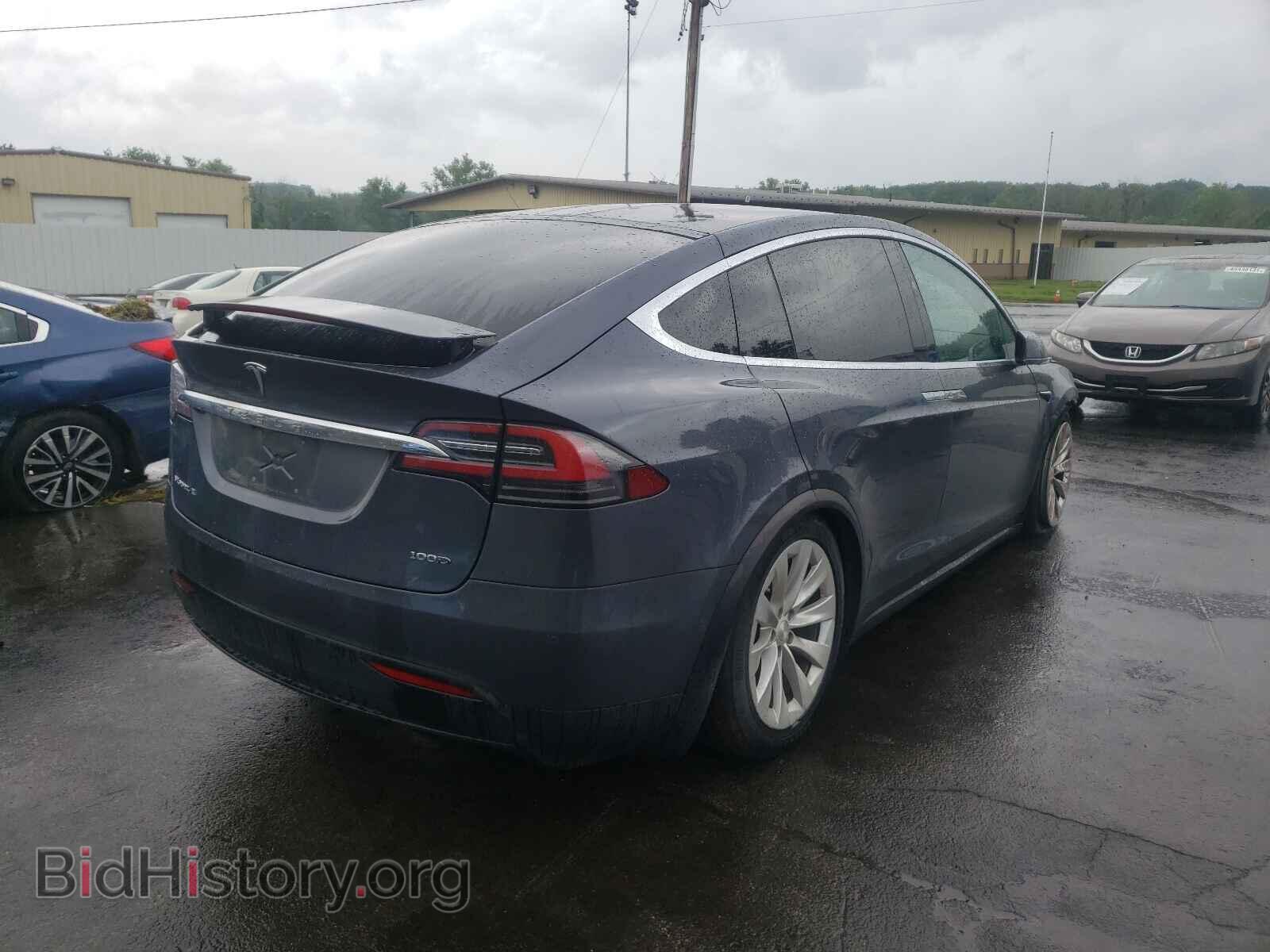 2017 TESLA MODEL X - VIN: 5YJXCBE20HF065813 - Фото 4