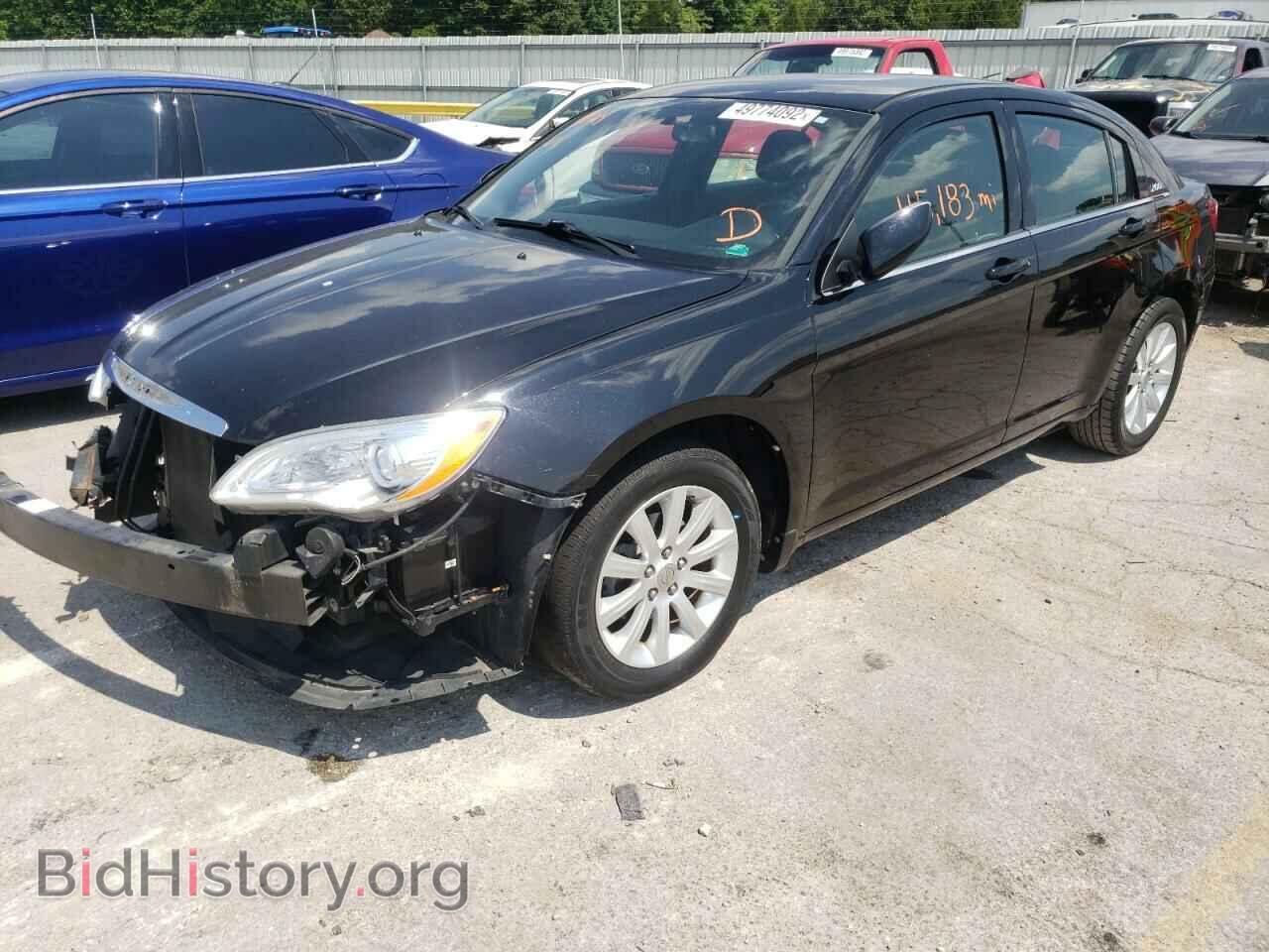 2013 CHRYSLER 200 - VIN: 1C3CCBBBXDN672384 - Фото 2