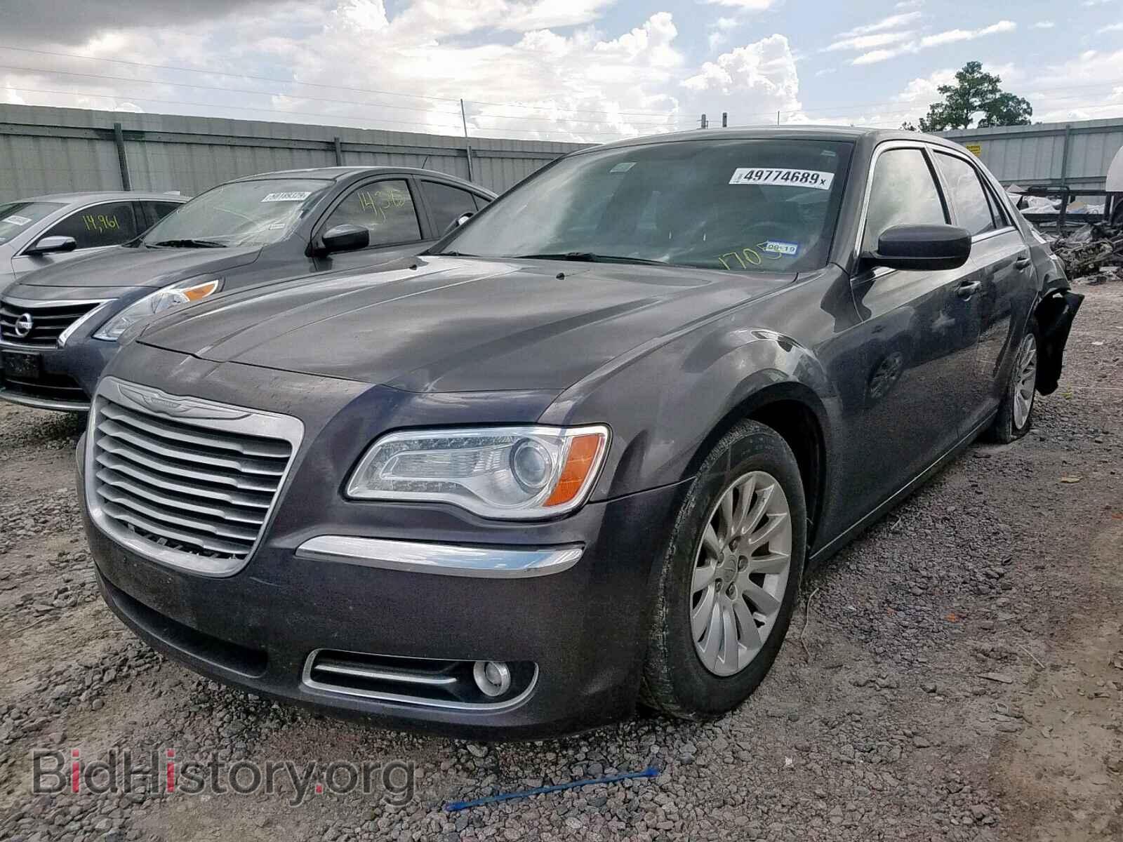 2013 CHRYSLER 300 - VIN: 2C3CCAAG8DH561705 - Фото 2