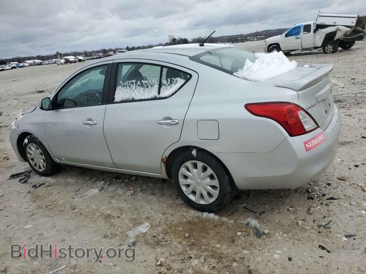 2013 NISSAN VERSA - VIN: 3N1CN7AP1DL868538 - Фото 2
