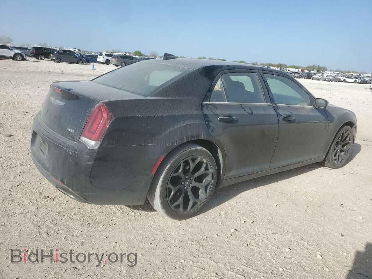 2019 CHRYSLER 300 - VIN: 2C3CCABG9KH697689 - Фото 3