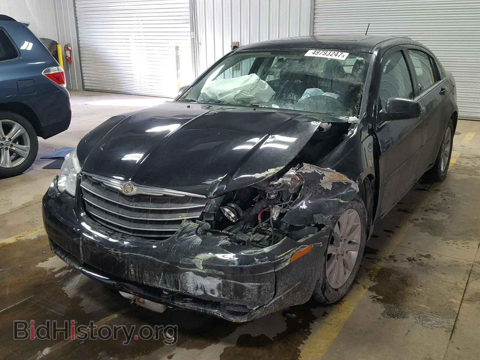 2010 CHRYSLER SEBRING - VIN: 1C3CC5FD8AN157201 - Photo 2