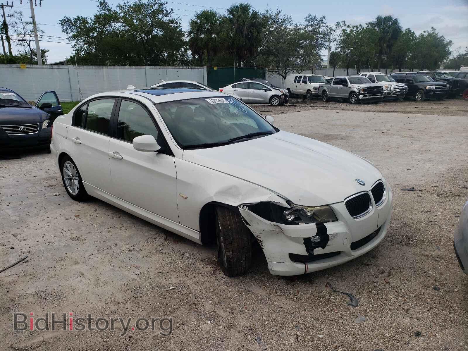 Фотография WBAPH7G52ANM51997 - BMW 3 SERIES 2010