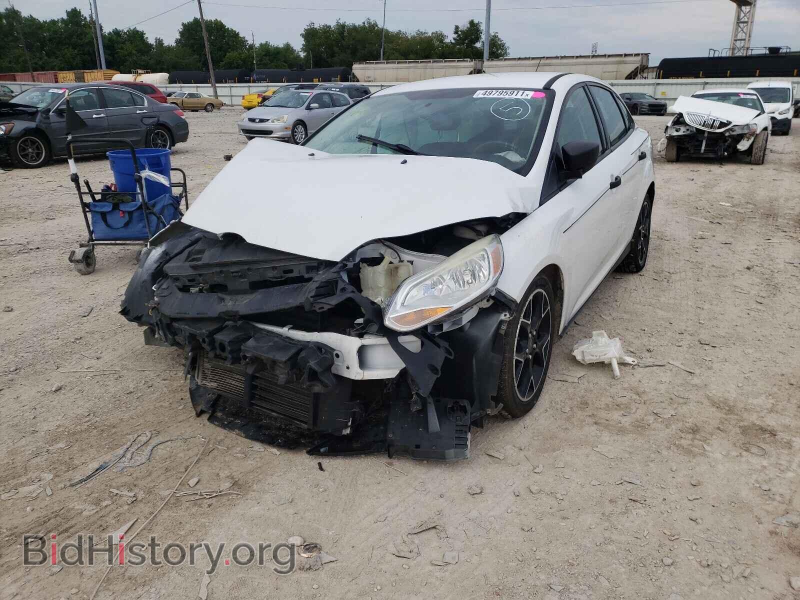 2013 FORD FOCUS - VIN: 1FADP3E23DL260640 - Фото 2