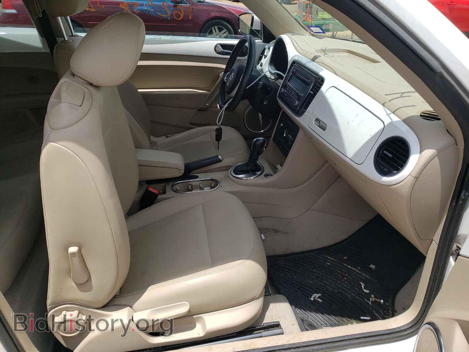 2014 VOLKSWAGEN BEETLE - VIN: 3VWJX7AT2EM606399 - Фото 5