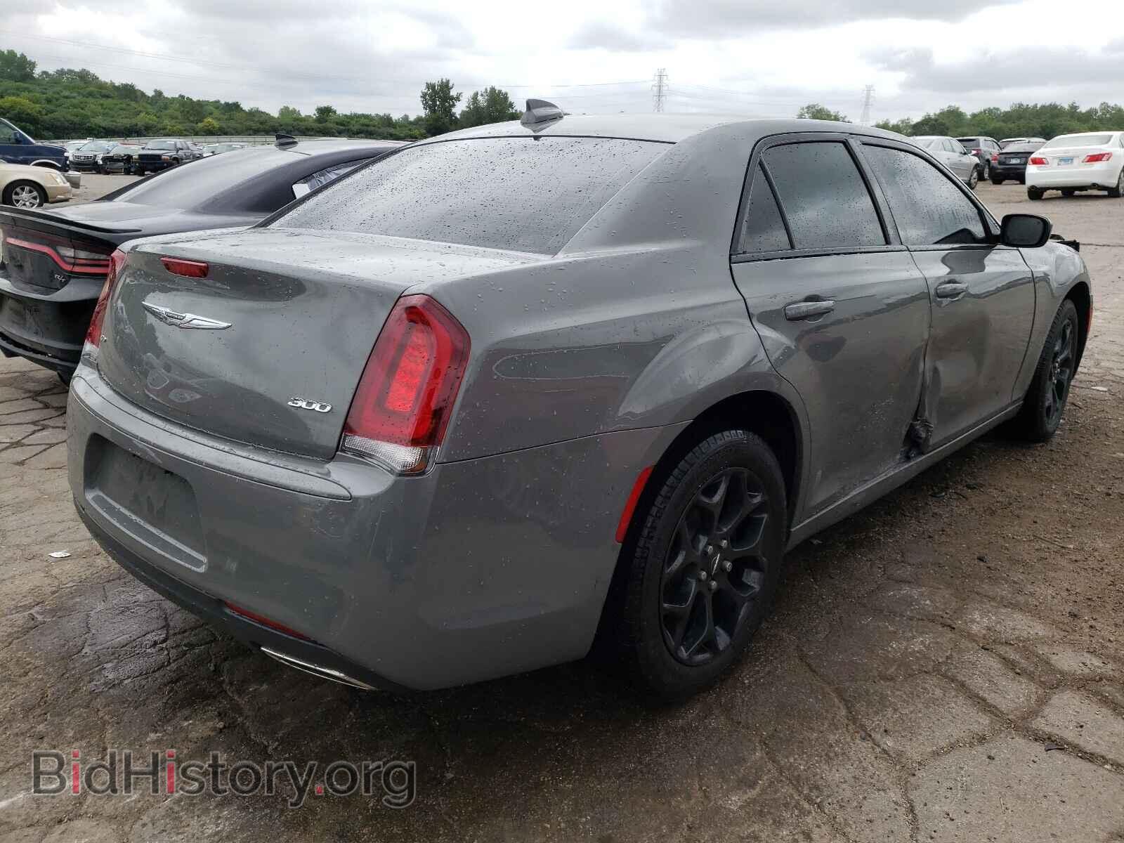 2019 CHRYSLER 300 - VIN: 2C3CCARG8KH548986 - Фото 4