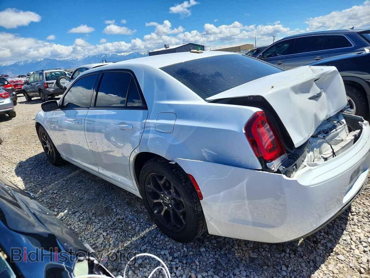 2019 CHRYSLER 300 - VIN: 2C3CCAGG3KH517471 - Photo 2