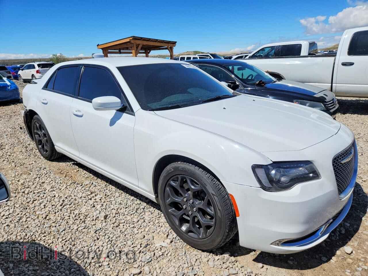2019 CHRYSLER 300 - VIN: 2C3CCAGG3KH517471 - Photo 4