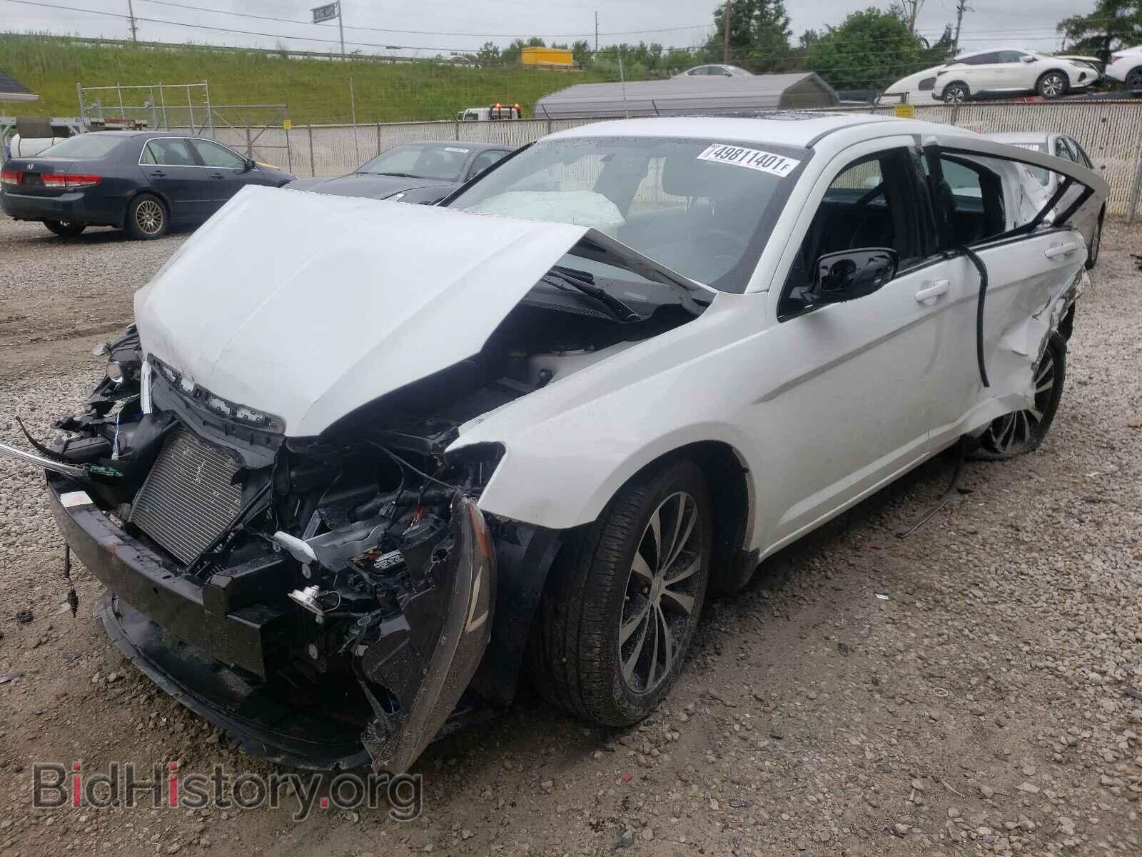 2013 CHRYSLER 200 - VIN: 1C3CCBCG8DN649499 - Фото 2