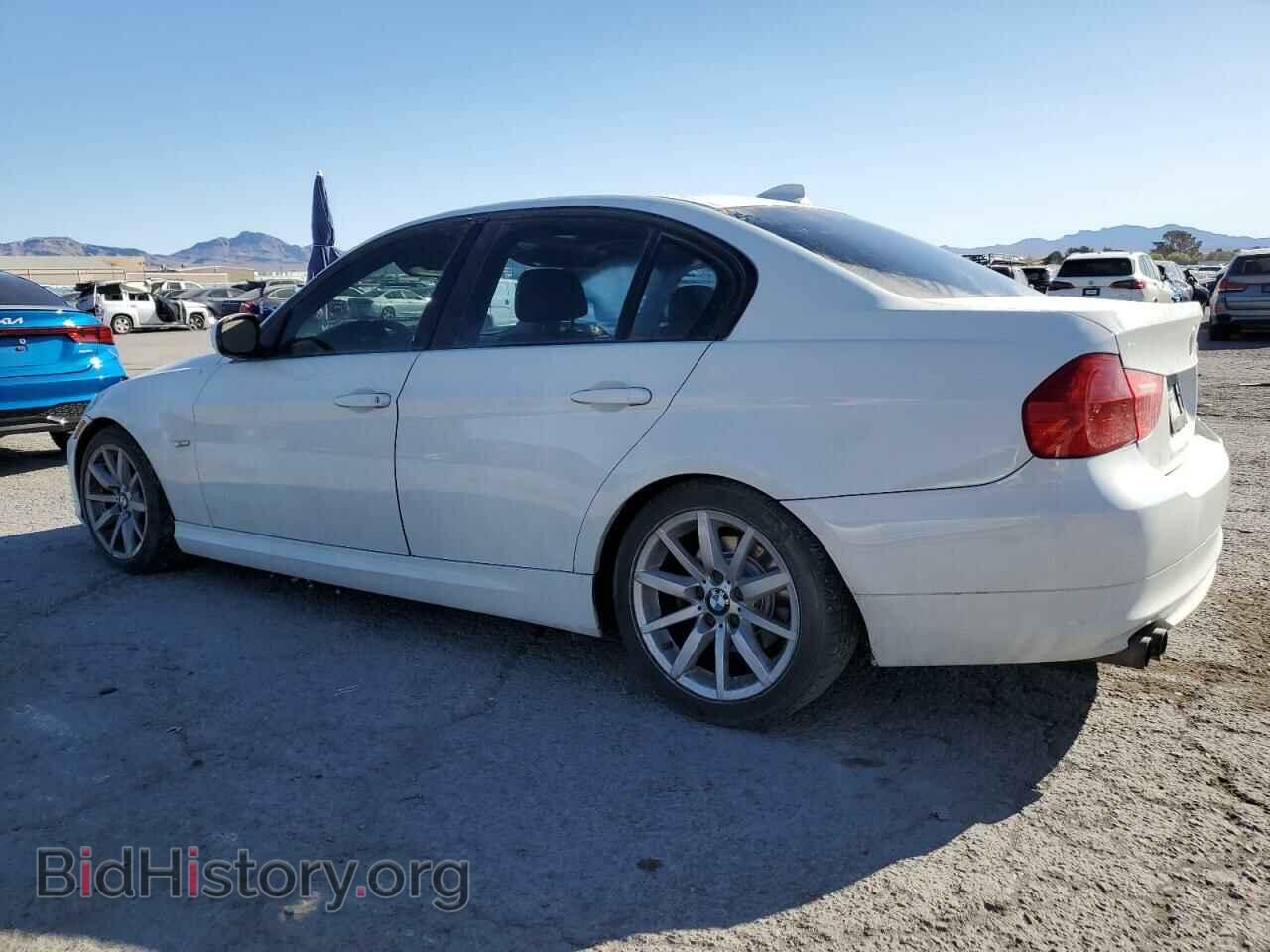 2011 BMW 3 SERIES - VIN: WBAPH7C54BE674744 - Фото 2
