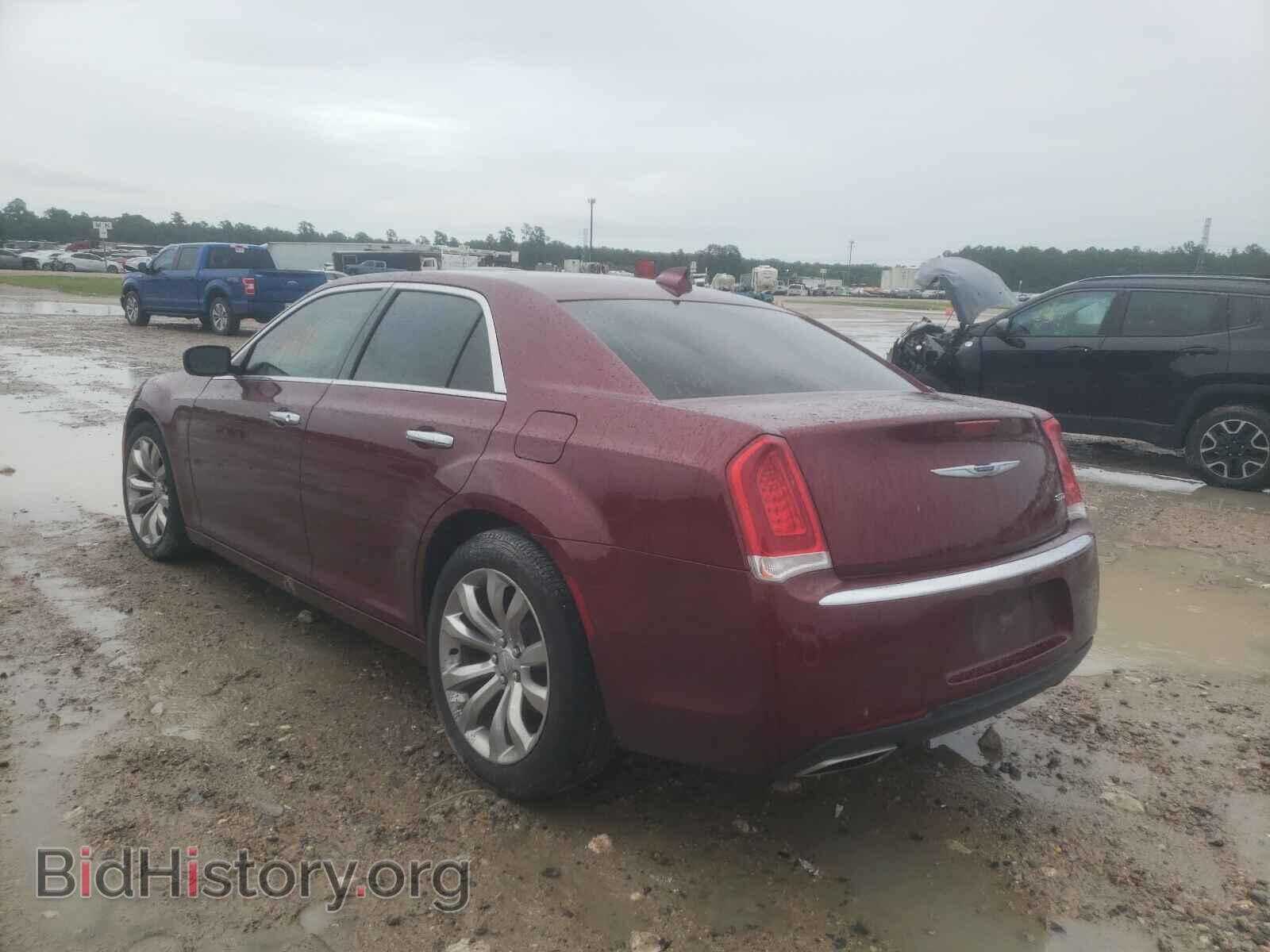 2019 CHRYSLER 300 - VIN: 2C3CCAEG4KH577634 - Фото 3