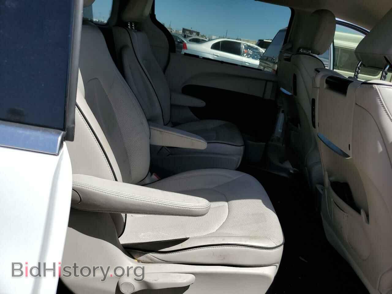 2018 CHRYSLER PACIFICA - VIN: 2C4RC1N72JR159247 - Photo 11