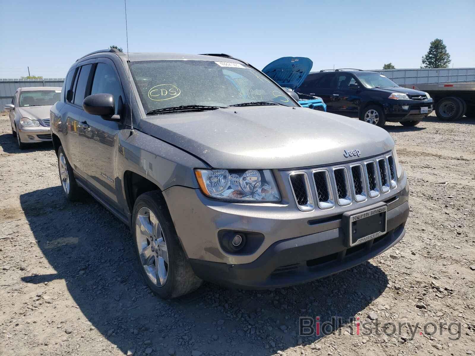 Photo 1J4NF5FB1BD186857 - JEEP COMPASS 2011