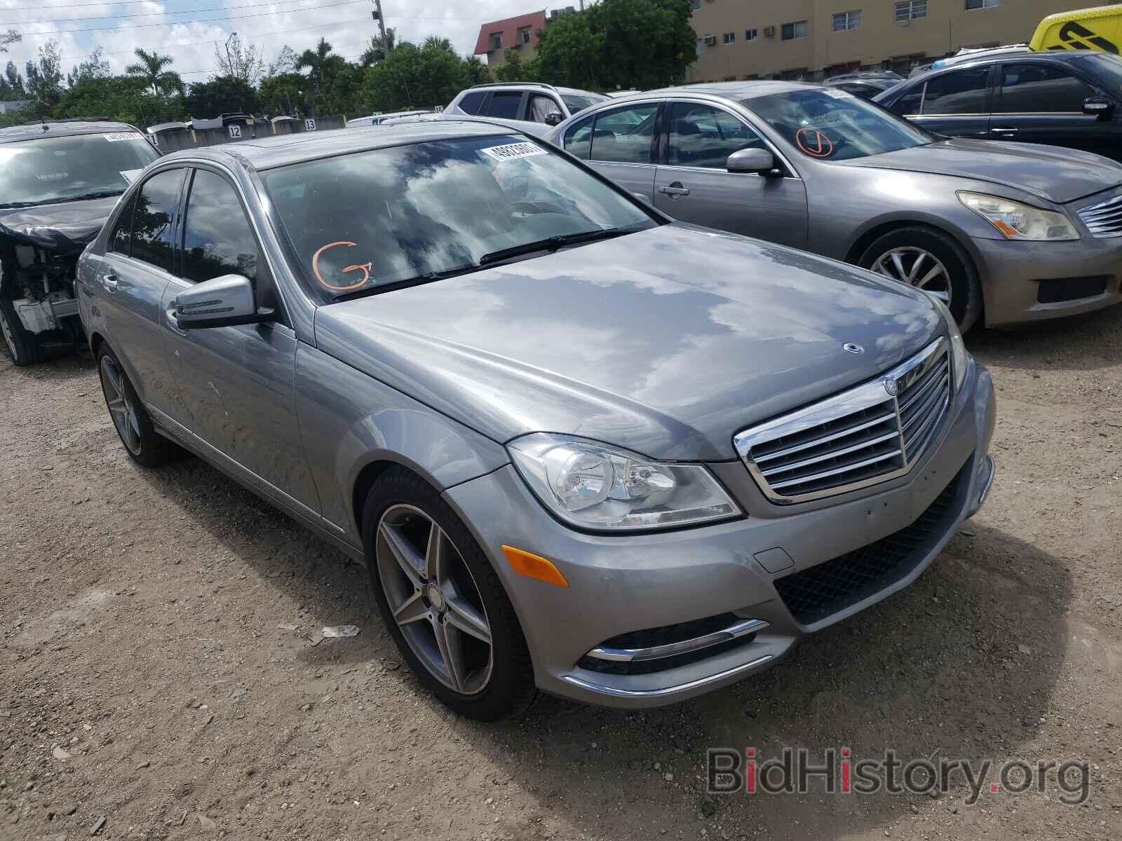 Photo WDDGF8BB4CA597801 - MERCEDES-BENZ C CLASS 2012