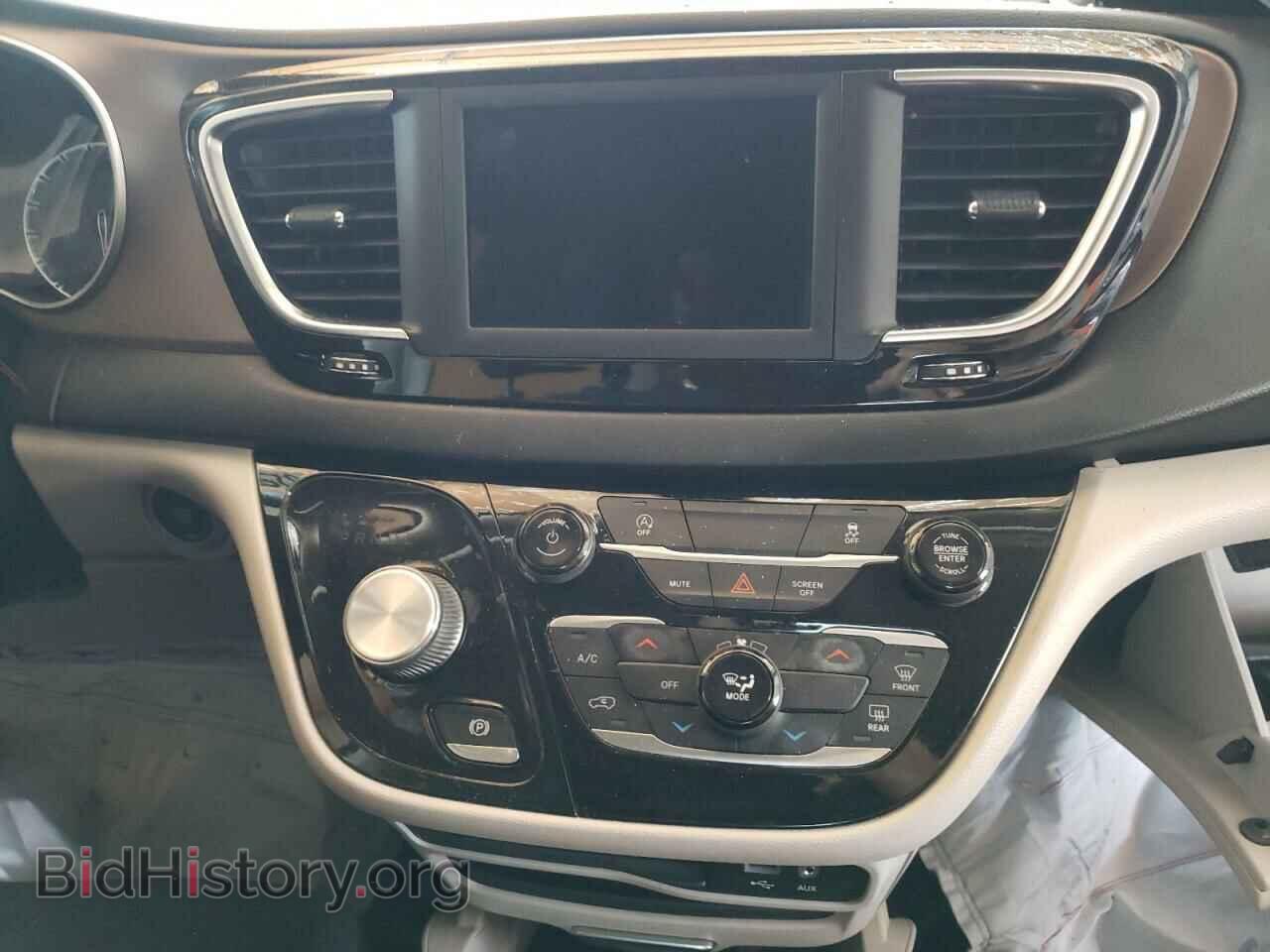 2018 CHRYSLER PACIFICA - VIN: 2C4RC1DGXJR183863 - Photo 9