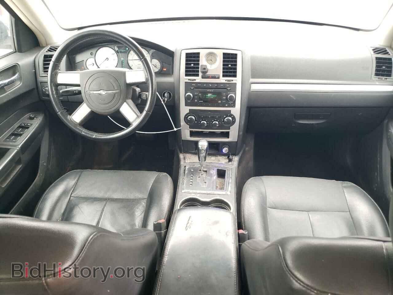 2010 CHRYSLER 300 - VIN: 2C3CA5CV3AH241728 - Фото 8