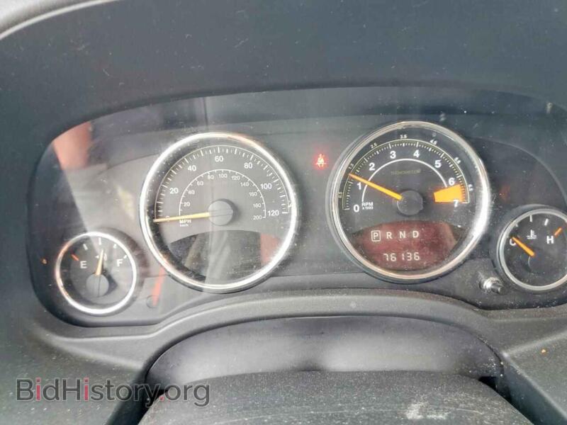 2014 Jeep COMPASS (VIN 1C4NJDEB1ED621896) — photo 9 of 15