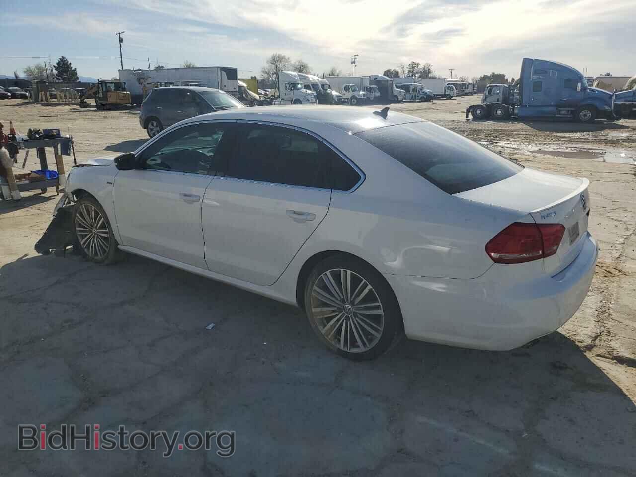 2015 VOLKSWAGEN PASSAT - VIN: 1VWBT7A36FC080362 - Фото 2