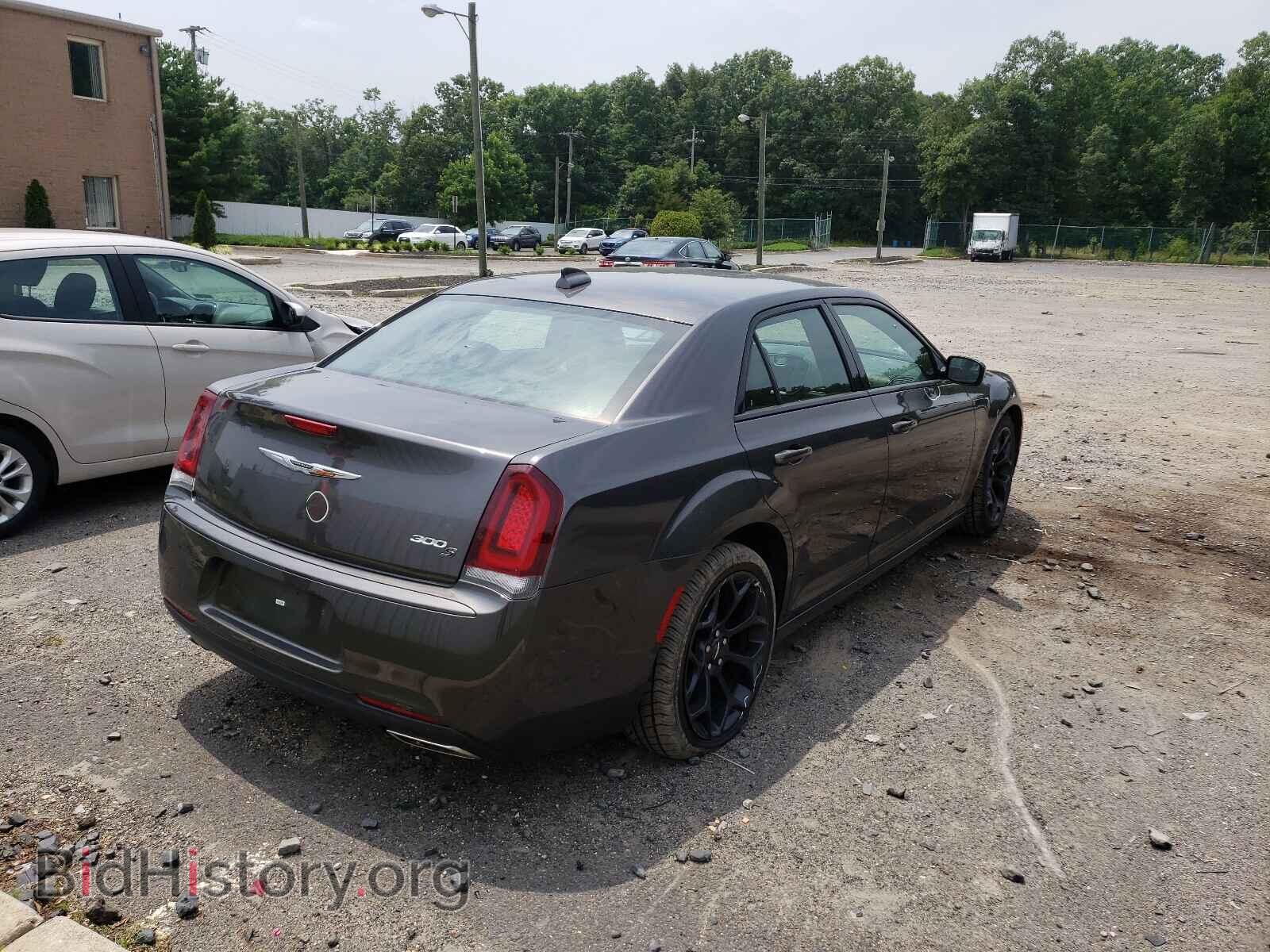 2019 CHRYSLER 300 - VIN: 2C3CCABG4KH569523 - Фото 4