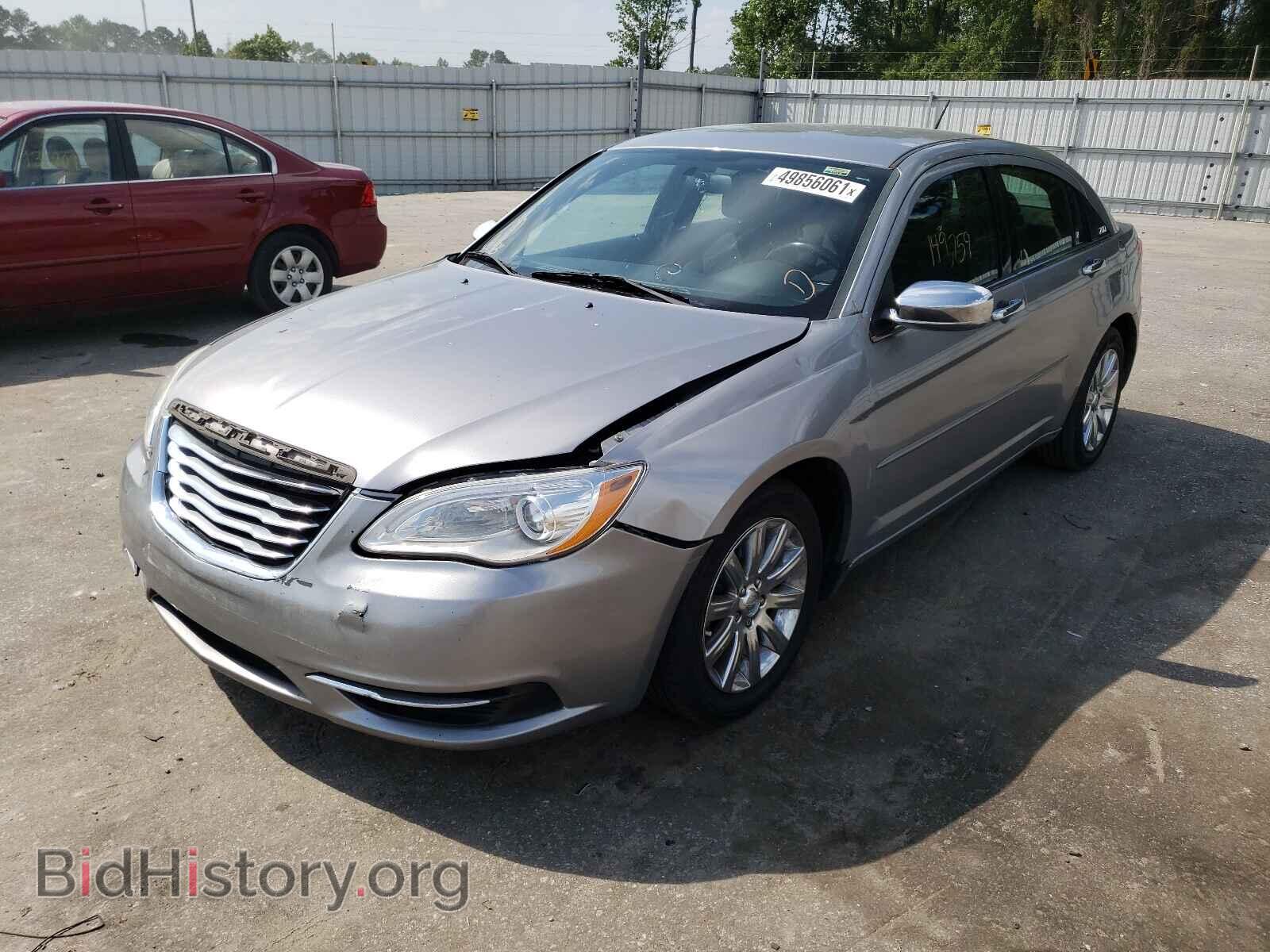 2013 CHRYSLER 200 - VIN: 1C3CCBBB1DN635885 - Фото 2