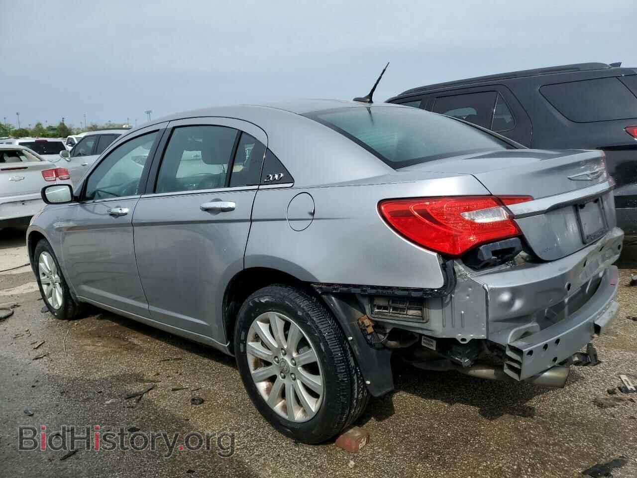 2013 CHRYSLER 200 - VIN: 1C3CCBCG9DN523765 - Фото 2