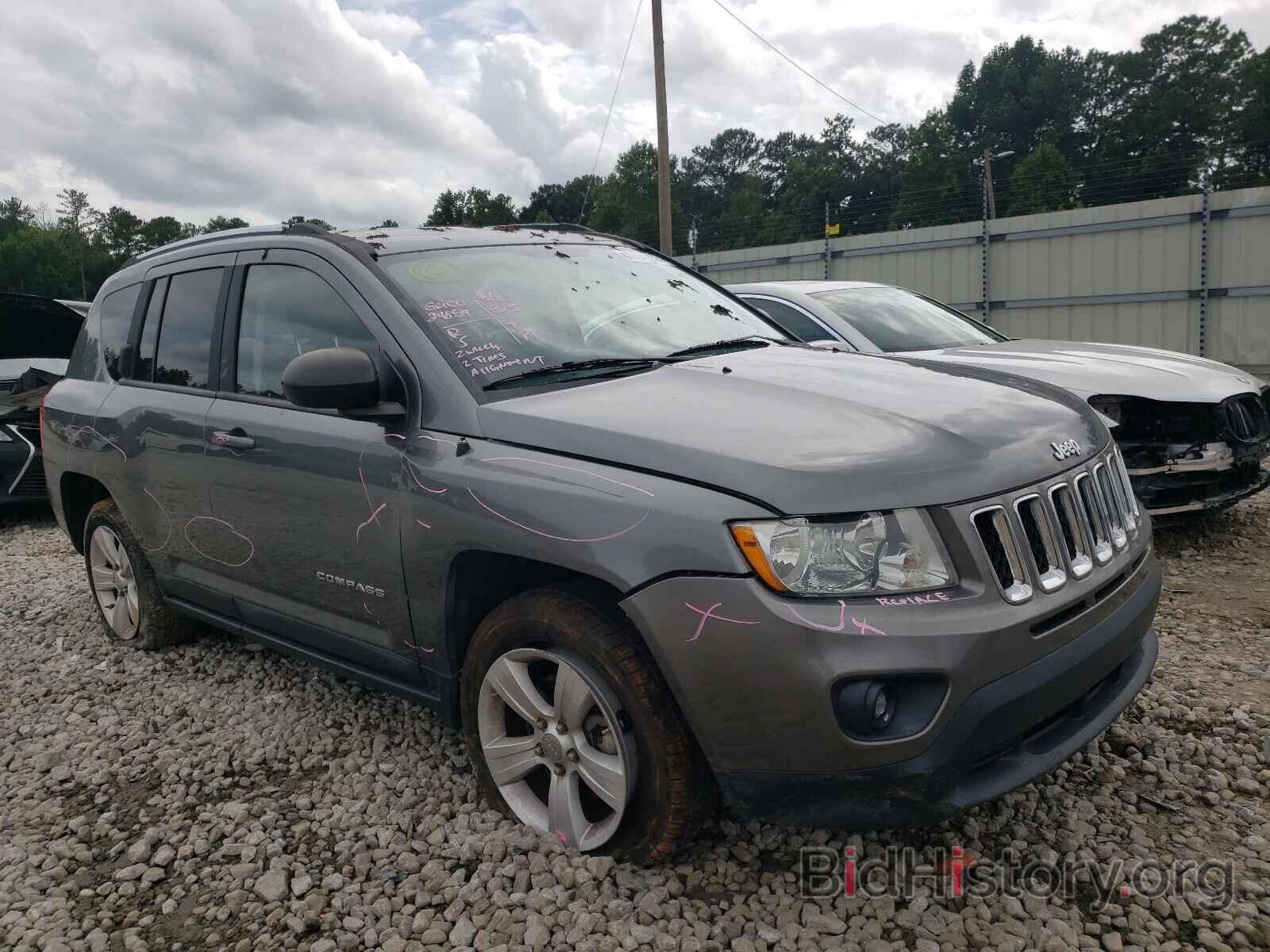 Photo 1J4NT1FB1BD194944 - JEEP COMPASS 2011