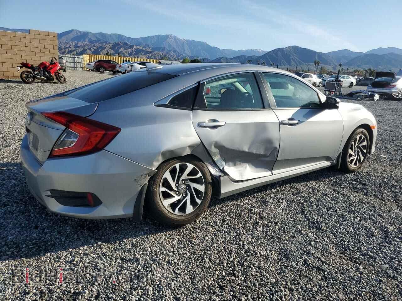 2017 HONDA CIVIC - VIN: 2HGFC2F75HH556461 - Фото 3